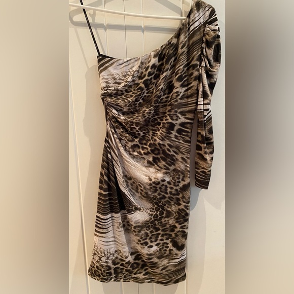 Forever 21 One Shoulder dress - Picture 3 of 6